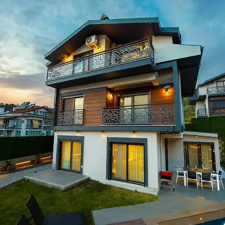4+1 Havuzlu Deux Hotel 4*