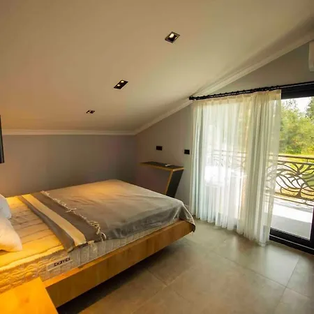 Hotel 4+1 Havuzlu Deux Fethiye